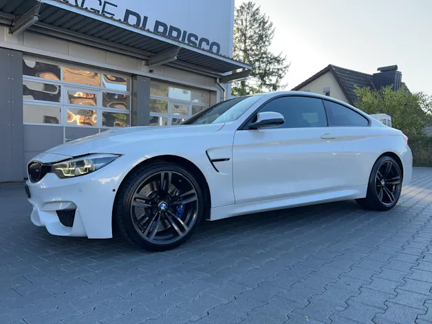 BMW M4 Coupé Competition DKG