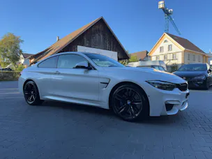 BMW M4 Coupé Competition DKG
