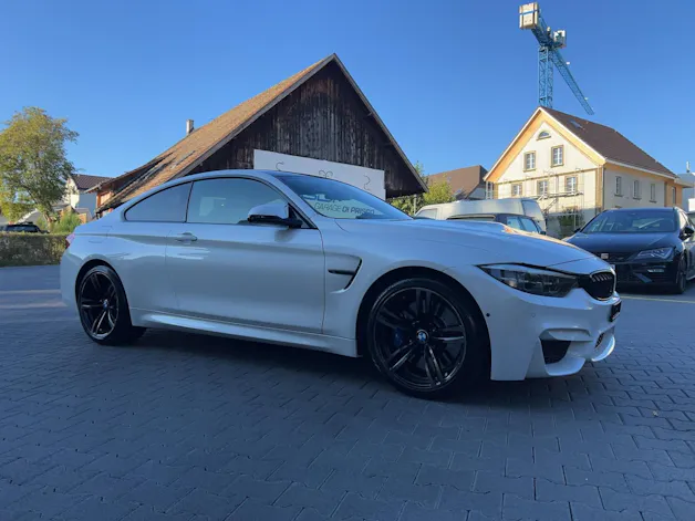 BMW M4 Coupé Competition DKG