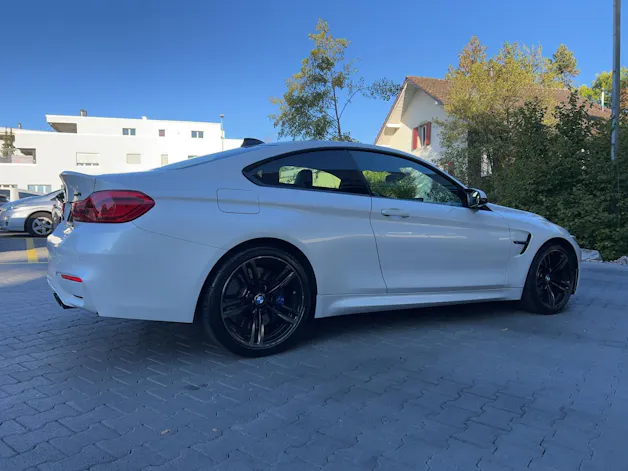 BMW M4 Coupé Competition DKG