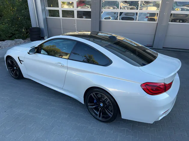 BMW M4 Coupé Competition DKG