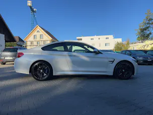 BMW M4 Coupé Competition DKG