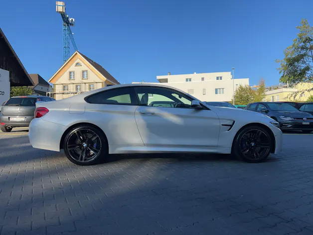 BMW M4 Coupé Competition DKG