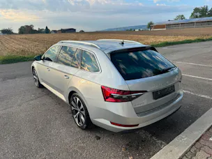 SKODA Superb Combi 2.0 TDi Style 4x4 DSG mit Anhängerkupplung