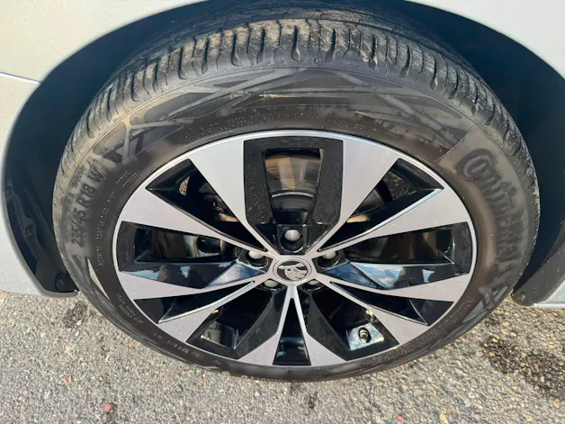 SKODA Superb Combi 2.0 TDi Style 4x4 DSG mit Anhängerkupplung