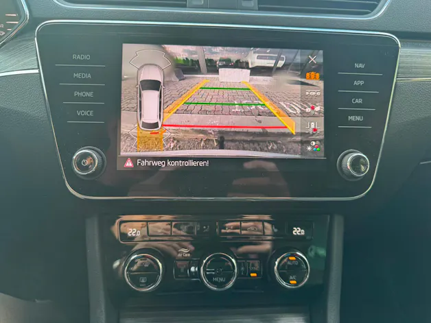 SKODA Superb Combi 2.0 TDi Style 4x4 DSG mit Anhängerkupplung