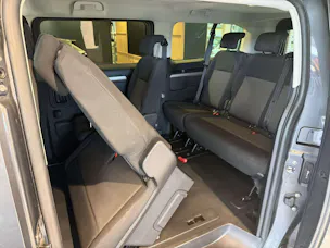 PEUGEOT Traveller 2.0 BlueHDi 9-Plätzer Business Long EAT-Automat