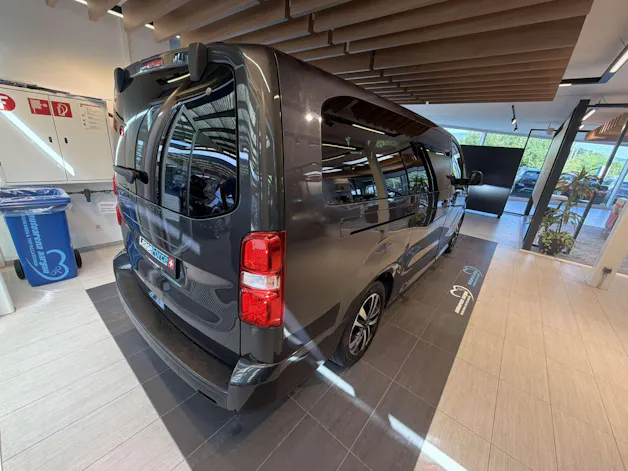 PEUGEOT Traveller 2.0 BlueHDi 9-Plätzer Business Long EAT-Automat