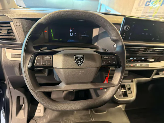 PEUGEOT Traveller 2.0 BlueHDi 9-Plätzer Business Long EAT-Automat