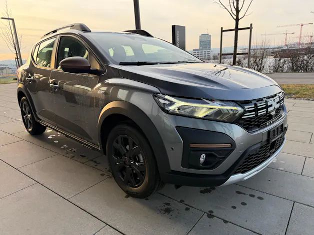 DACIA Sandero Stepway TCe 90 Extreme CVT Automat