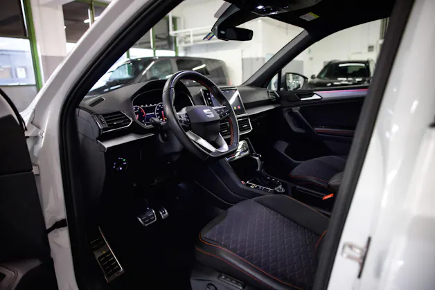 SEAT Tarraco 2.0 TSI FR 4Drive DSG *7 Plätzer*