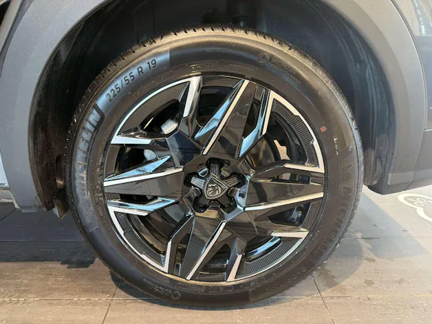 PEUGEOT 5008 145 Hybrid GT 7-Plätzer e-DCS-Automat