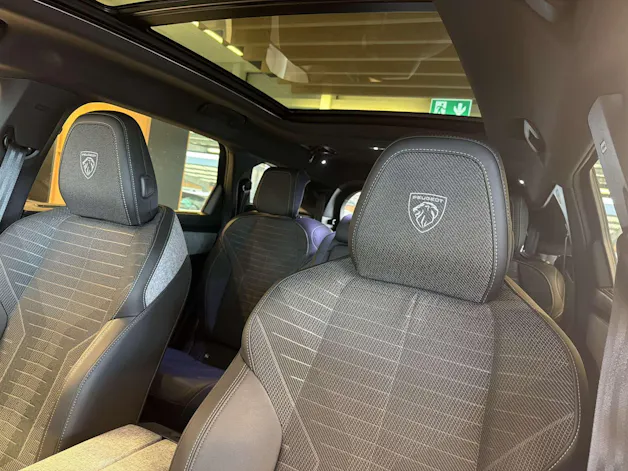 PEUGEOT 5008 145 Hybrid GT 7-Plätzer e-DCS-Automat