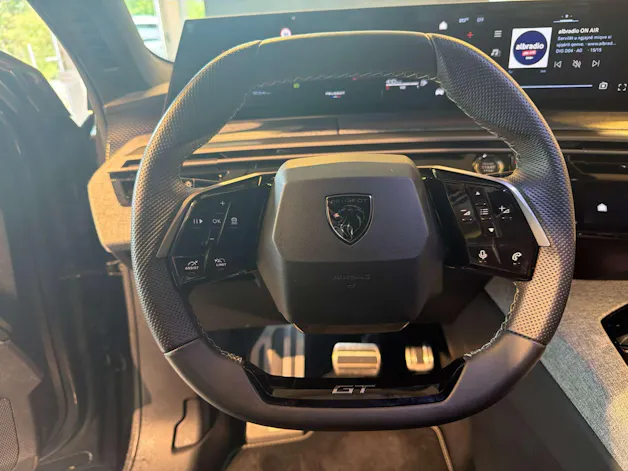 PEUGEOT 5008 145 Hybrid GT 7-Plätzer e-DCS-Automat