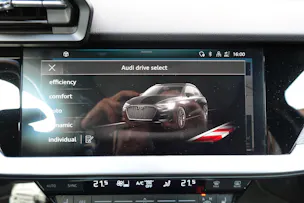 AUDI S3 Sportback 2.0 TFSI quattro S-tronic - "CH Auto * Toit Pano * Pack Technique + Aide Cond. * Cuir Nappa Rouge * Feu Matrix"