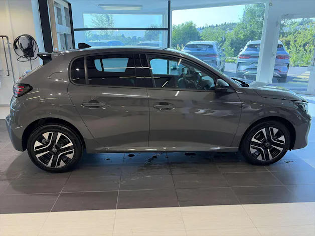 PEUGEOT 208 1.2 MHEV 110 Allure Automat
