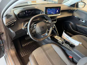 PEUGEOT 208 1.2 MHEV 110 Allure Automat
