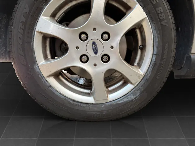 FORD Focus 2.0i 16V Trend