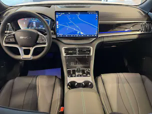 BYD Seal U DM-i PHEV Design AWD 324PS Automat