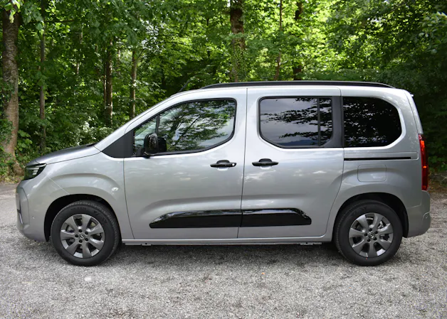 OPEL Combo 1.5 GS Automat