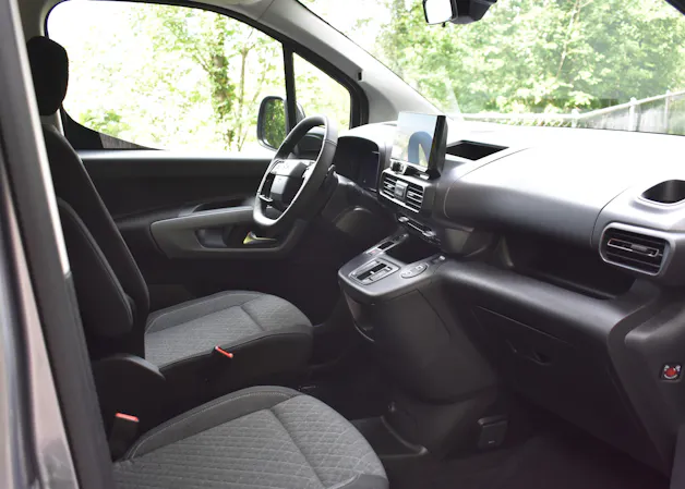 OPEL Combo 1.5 GS Automat