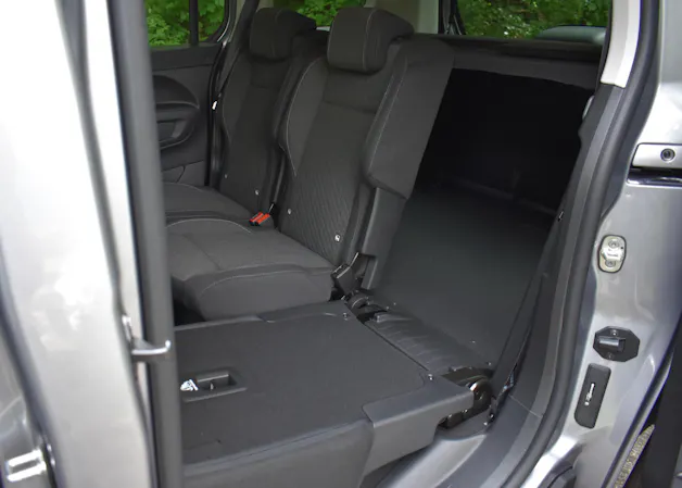 OPEL Combo 1.5 GS Automat