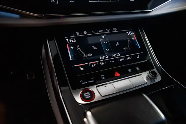 AUDI SQ7 TFSI quattro tiptronic