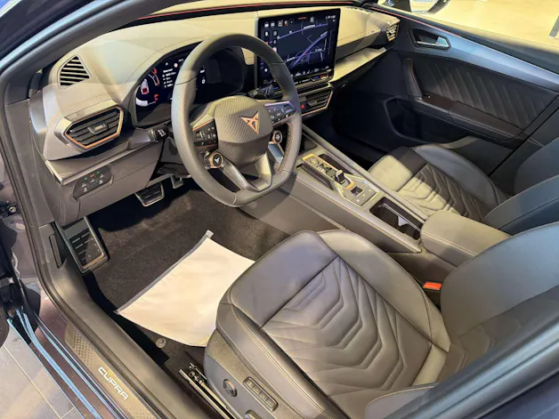 CUPRA LEON ST 2.0 TSi VZ 333PS 4Drive DSG-Automat