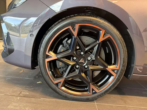 CUPRA LEON ST 2.0 TSi VZ 333PS 4Drive DSG-Automat