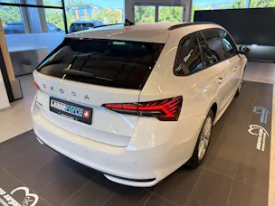 SKODA Octavia Combi 2.0 TDi Selection DSG-Automat