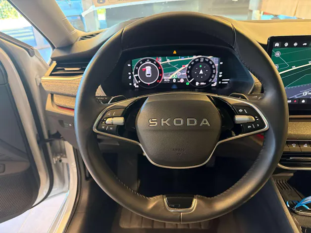 SKODA Octavia Combi 2.0 TDi Selection DSG-Automat