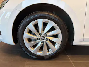 SKODA Octavia Combi 2.0 TDi Selection DSG-Automat
