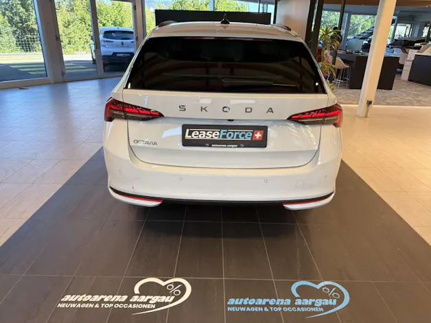 SKODA Octavia Combi 2.0 TDi Selection DSG-Automat