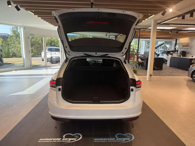 SKODA Superb Combi 1.5 eTSI mHEV Essence DSG-Automat
