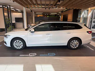 SKODA Superb Combi 1.5 eTSI mHEV Essence DSG-Automat