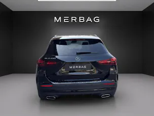 MERCEDES-BENZ GLA 200 7G-DCT