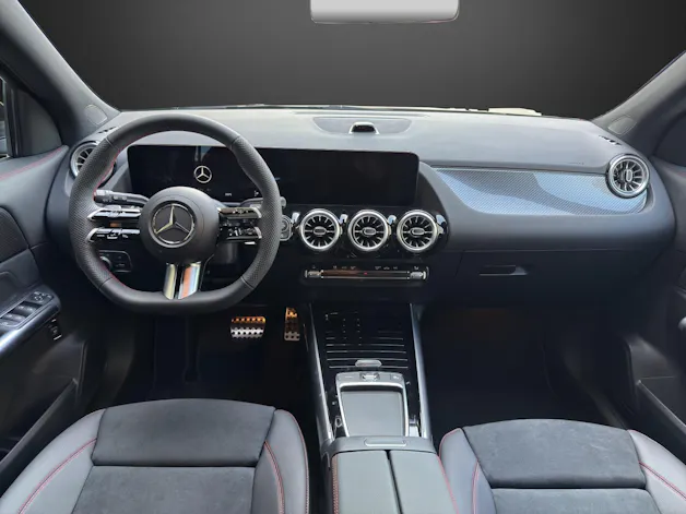 MERCEDES-BENZ GLA 200 7G-DCT