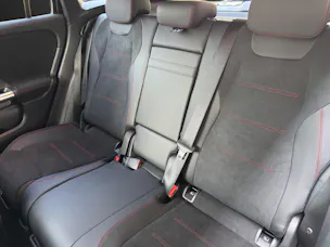 MERCEDES-BENZ GLA 200 7G-DCT
