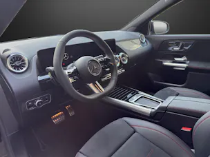 MERCEDES-BENZ GLA 200 7G-DCT