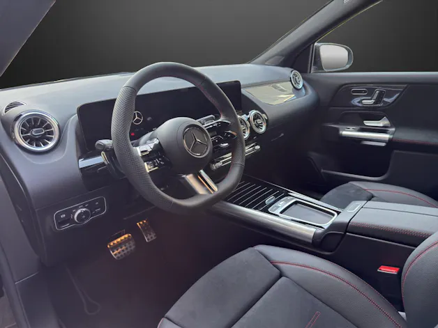 MERCEDES-BENZ GLA 200 7G-DCT
