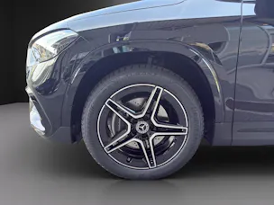 MERCEDES-BENZ GLA 200 7G-DCT