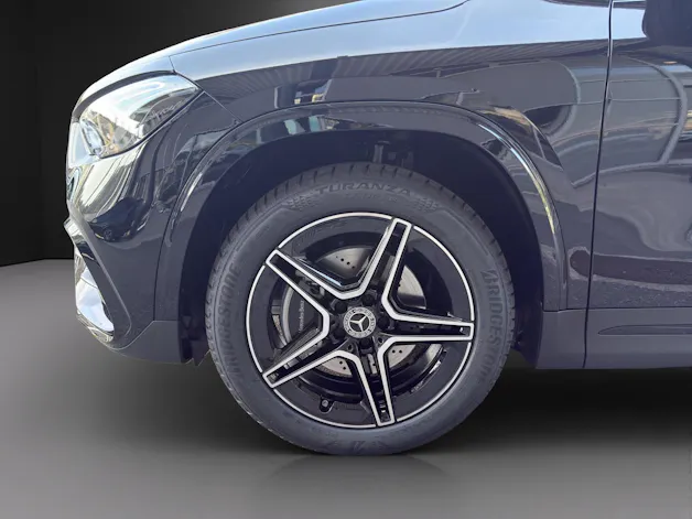 MERCEDES-BENZ GLA 200 7G-DCT