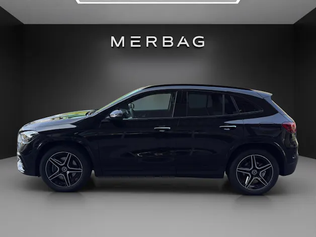 MERCEDES-BENZ GLA 200 7G-DCT