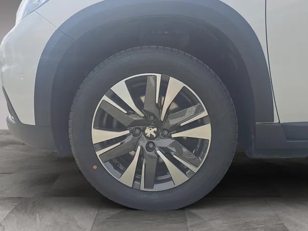 PEUGEOT 2008 1.2 PureTech 110 Allure S/S