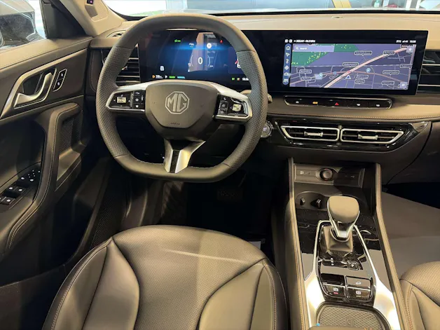 MG HS 1.5 T Hybrid+ Luxury 224PS Automat