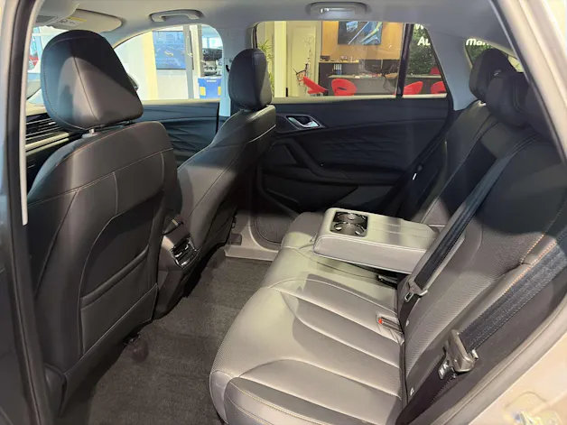 MG HS 1.5 T Hybrid+ Luxury 224PS Automat