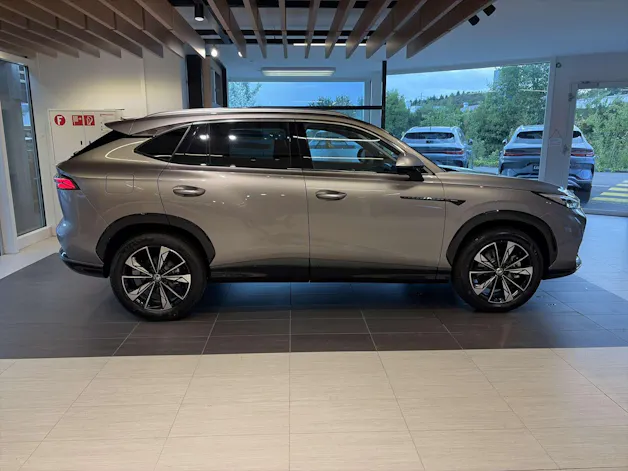 MG HS 1.5 T Hybrid+ Luxury 224PS Automat