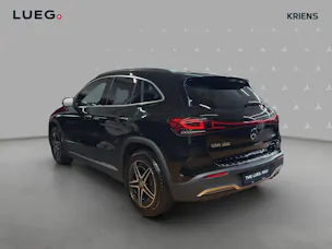 MERCEDES-BENZ EQA 300 4M - AMG / DISTRONIC / 360 Grad Kamera / Panorama-Dach