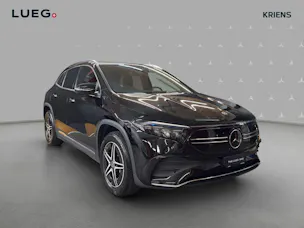 MERCEDES-BENZ EQA 300 4M - AMG / DISTRONIC / 360 Grad Kamera / Panorama-Dach
