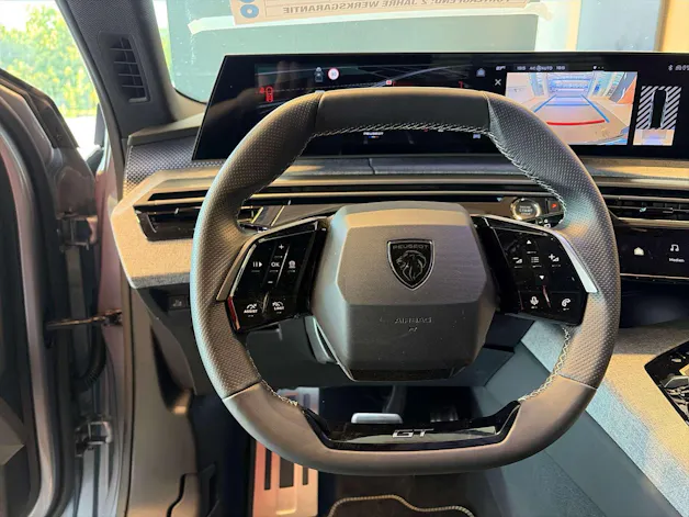PEUGEOT 5008 145 Hybrid GT 7-Plätzer e-DCS-Automat